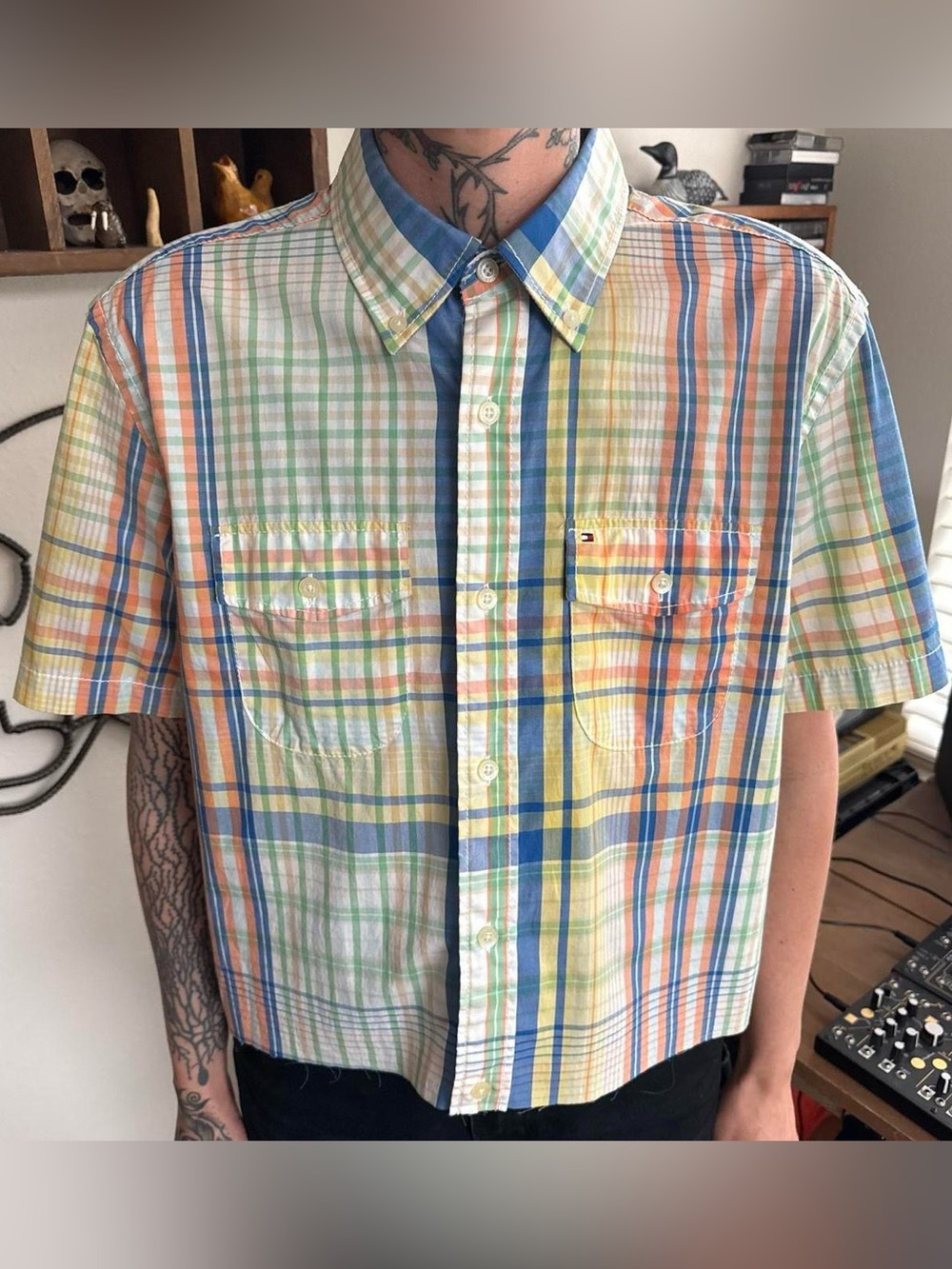 Vintage 2000s Tommy Hilfiger Cropped Plaid S/S Button Down Shirt ~ Size Medium